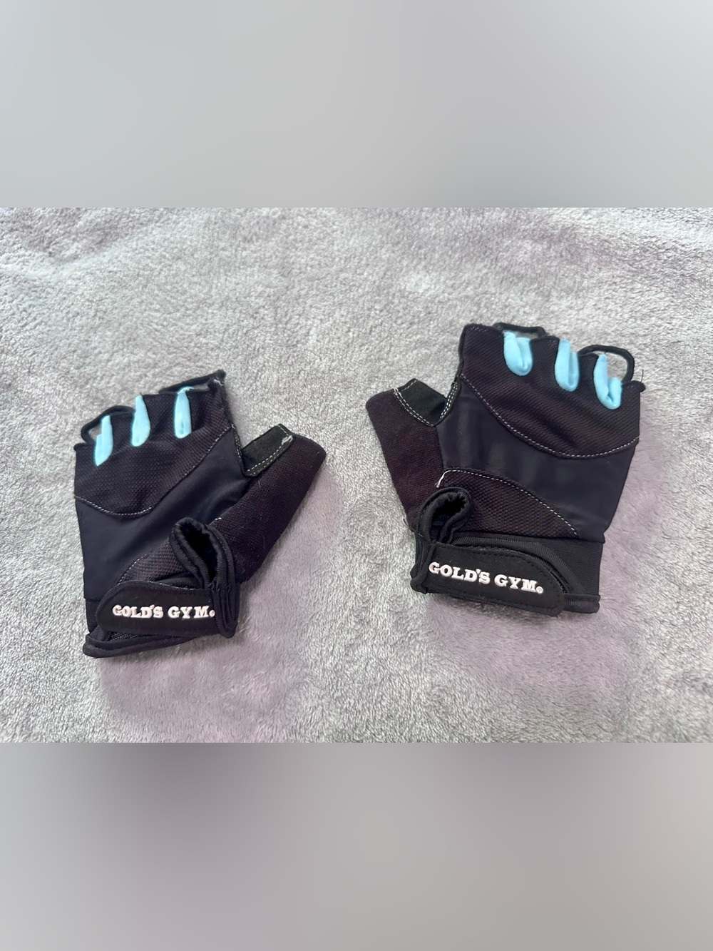 Women's Black & Light Blue Fingerless Training Gloves